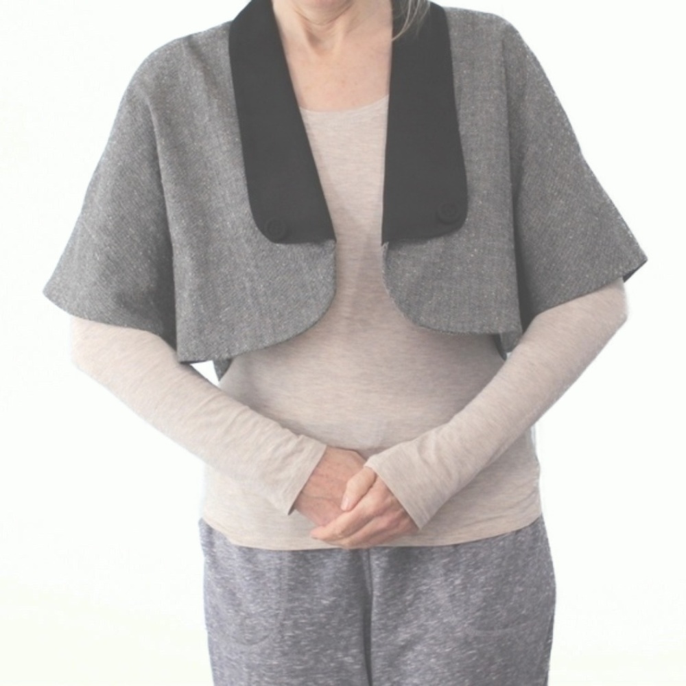 Black Halo Swing Cape Wrap Formal Ball Gala Size M